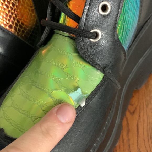 Holographic Platforms - Picture 3 of 6